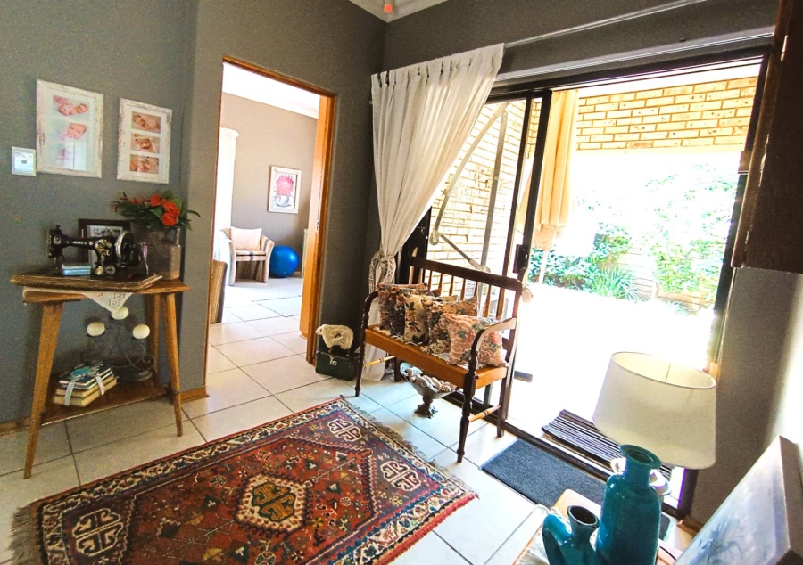 5 Bedroom Property for Sale in Langenhovenpark Free State